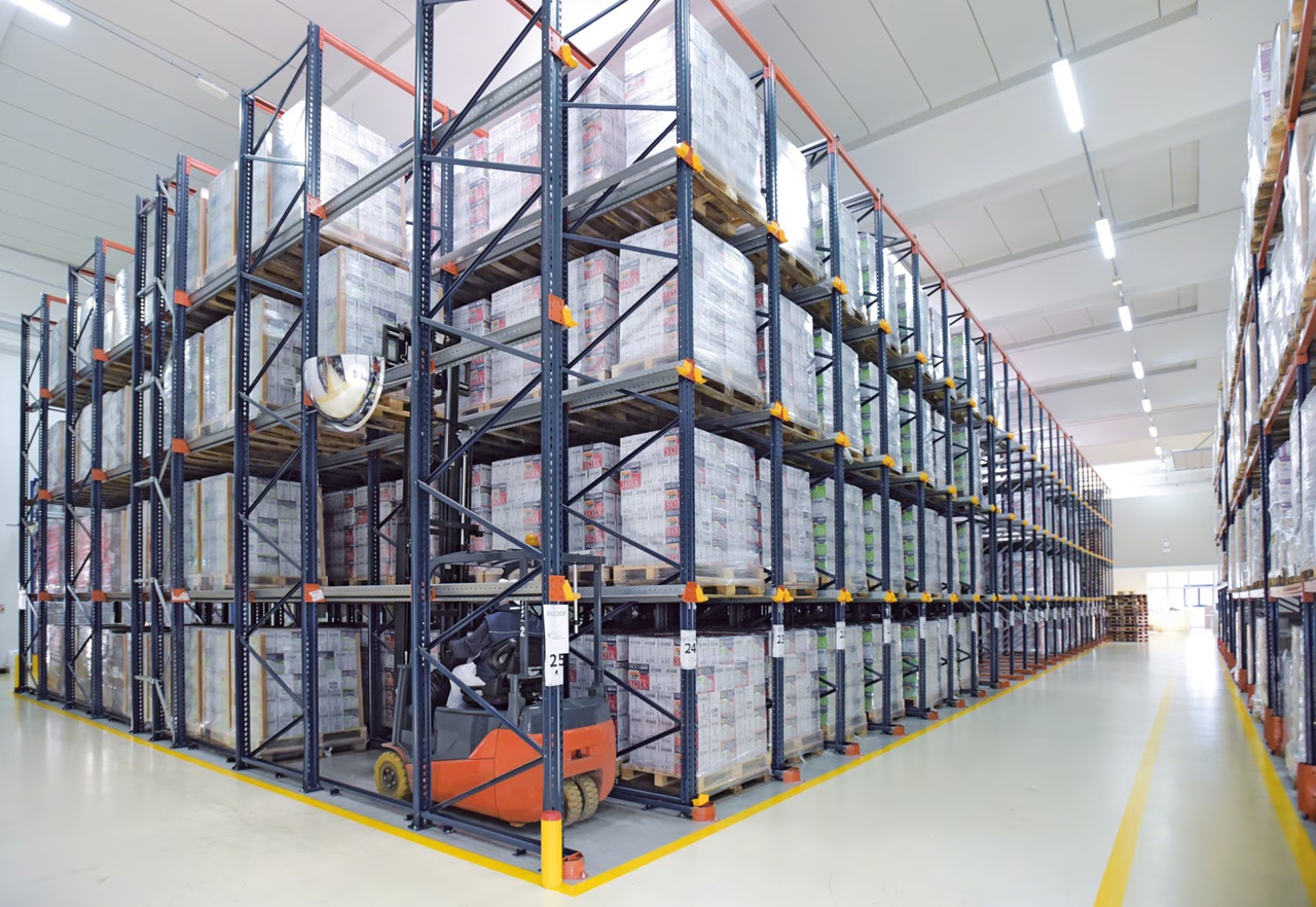 Drive-In Rack beams and storage arrangement